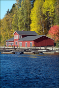 Huis aan een meer in Finland