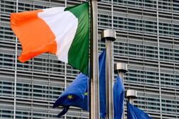 Ierse en Europese vlaggen voor het Berlaymont-gebouw