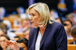 Marine Le Pen spreekt tijdens EP-vergadering