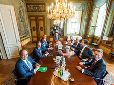 Informateur Zalm ging op woensdag 28 juni voor het eerst in gesprek met de onderhandelaars van VVD, CDA, D66 en ChristenUnie.