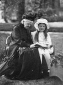 Koningin-Regentes Emma en Wilhelmina - Foto Nationaal Archief J.M. Rousel