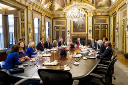 Ministers zitten in de trêveszaal voor de vergadering - Foto Flickr Mark Rutte