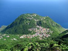 Uitzicht op Saba - foto Wikimedia Radiofluc