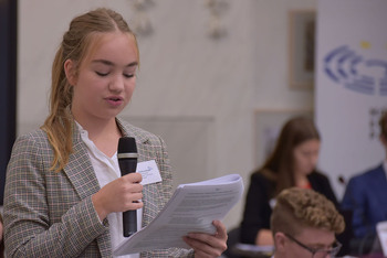 Foto's Eerste dag Algemene Vergaderingen van het Model European Parliament Nederland 2019