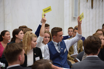 Foto's Eerste dag Algemene Vergaderingen van het Model European Parliament Nederland 2019