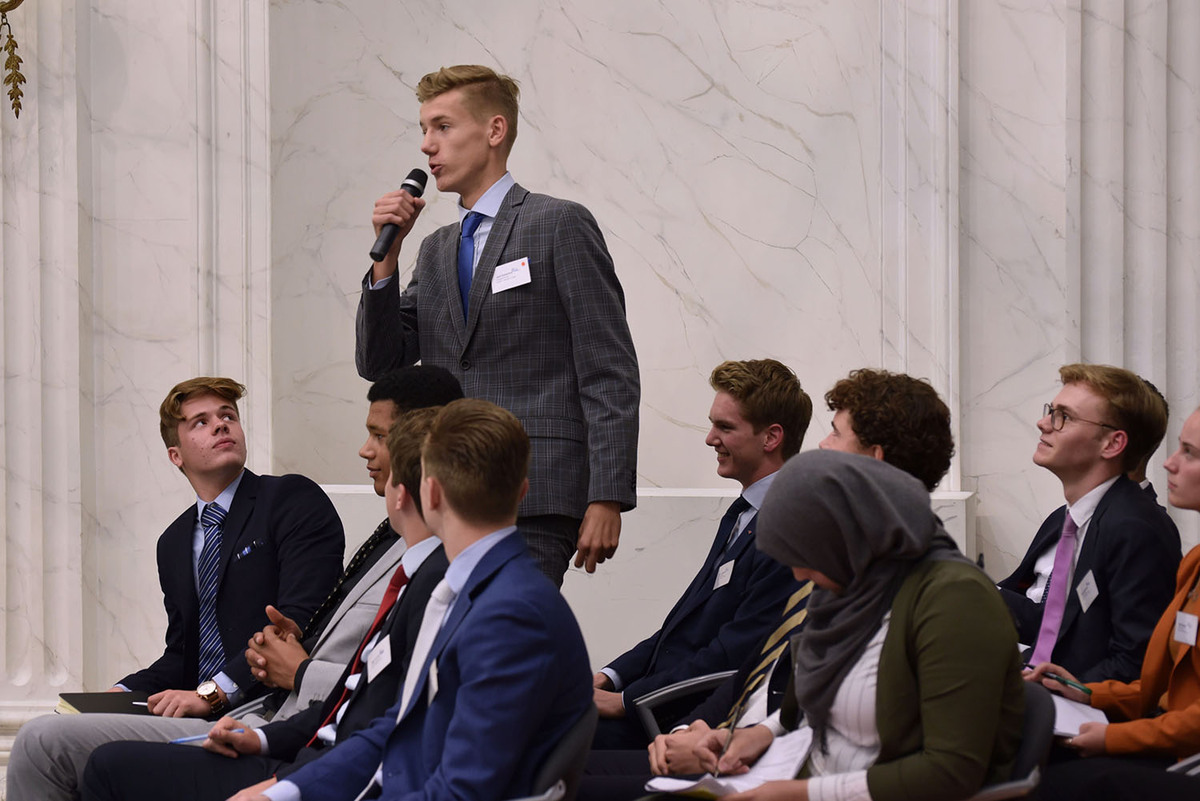Foto's Eerste dag Algemene Vergaderingen van het Model European Parliament Nederland 2019