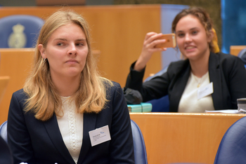 Foto's Tweede dag Algemene Vergaderingen van het Model European Parliament Nederland 2019