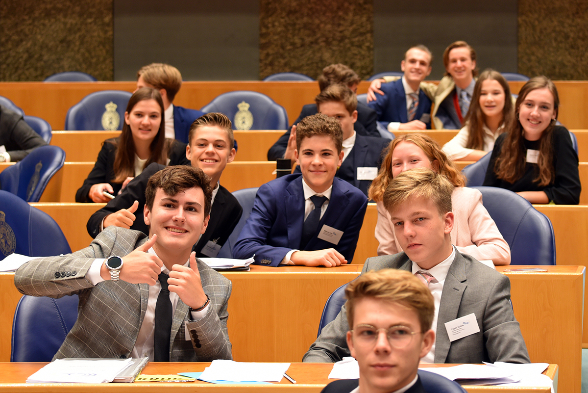 Foto's Tweede dag Algemene Vergaderingen van het Model European Parliament Nederland 2019