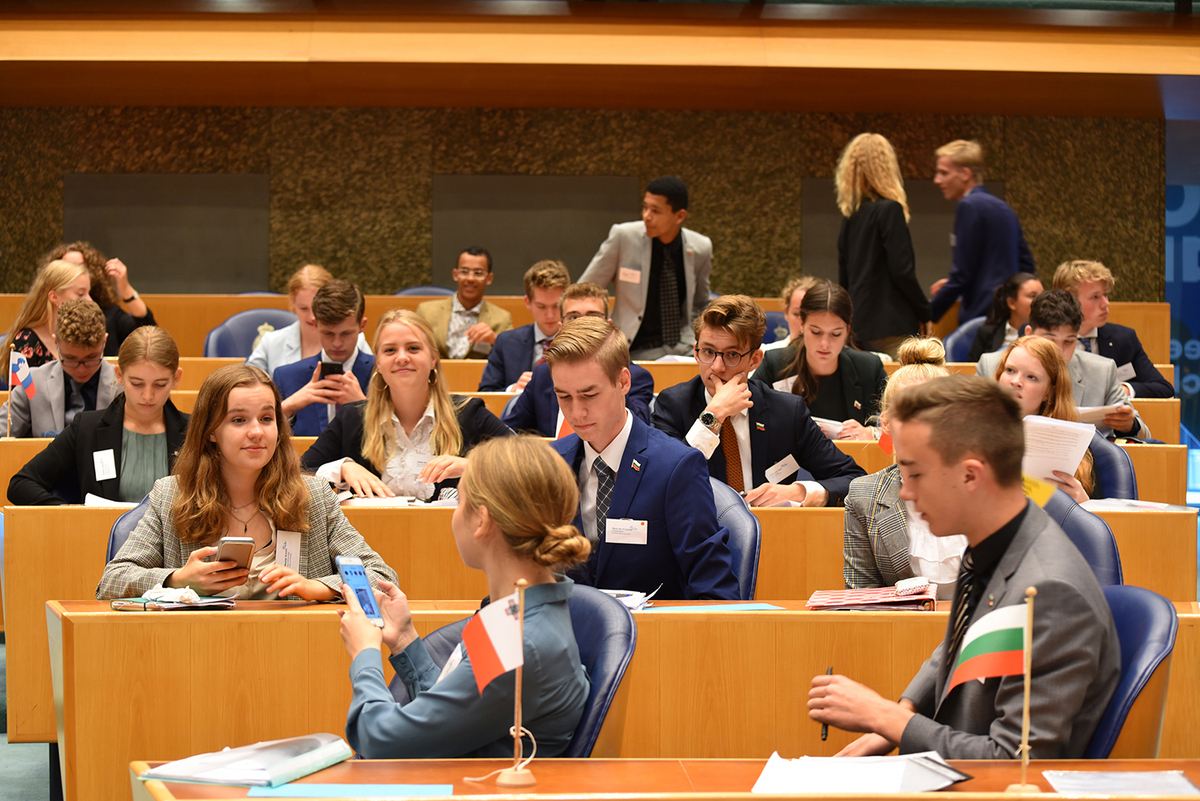 Foto's Tweede dag Algemene Vergaderingen van het Model European Parliament Nederland 2019