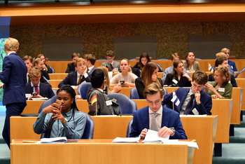 Foto's Tweede dag Algemene Vergaderingen van het Model European Parliament Nederland 2019