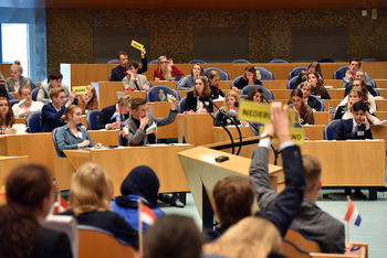 Foto's Tweede dag Algemene Vergaderingen van het Model European Parliament Nederland 2019