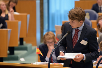 Foto's Tweede dag Algemene Vergaderingen van het Model European Parliament Nederland 2019