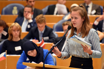 Foto's Tweede dag Algemene Vergaderingen van het Model European Parliament Nederland 2019