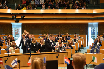 Foto's Tweede dag Algemene Vergaderingen van het Model European Parliament Nederland 2019