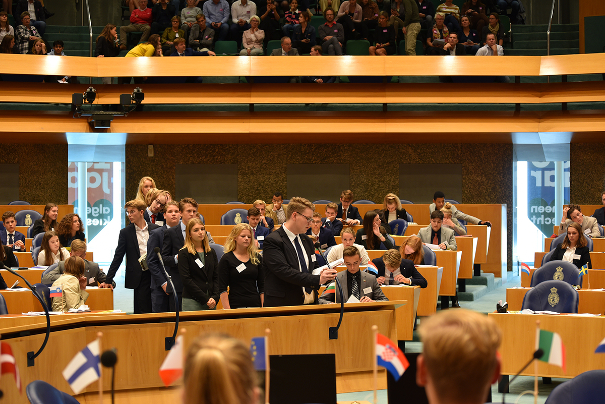 Foto's Tweede dag Algemene Vergaderingen van het Model European Parliament Nederland 2019