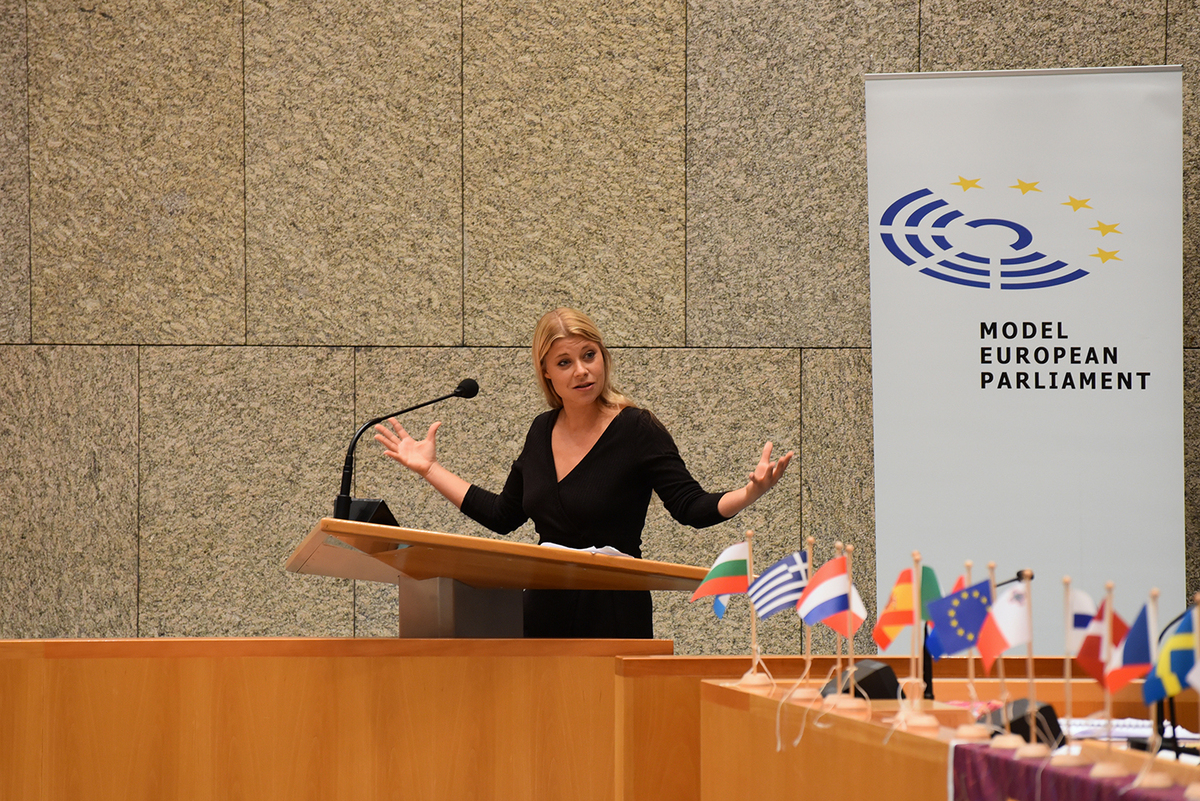 Foto's Tweede dag Algemene Vergaderingen van het Model European Parliament Nederland 2019