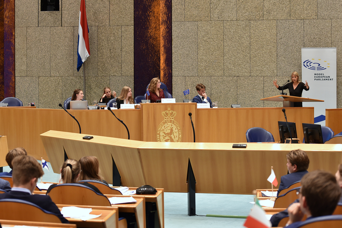 Foto's Tweede dag Algemene Vergaderingen van het Model European Parliament Nederland 2019
