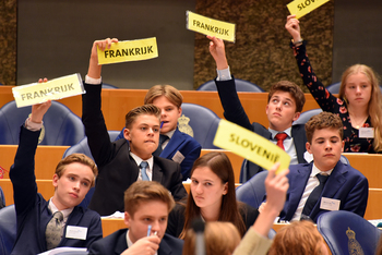 Foto's Tweede dag Algemene Vergaderingen van het Model European Parliament Nederland 2019
