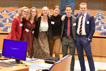 Foto's Tweede dag Algemene Vergaderingen van het Model European Parliament Nederland 2019