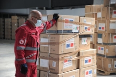 Chinese hulpgoederen voor Italië - foto: Marco Zeppetella