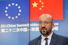 Charles Michel tijdens videoconferentie EU-China