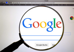 Google website met vergrootglas