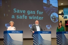 Ursula von der Leyen, Frans Timmermans and Kadri Simson (from left to right)