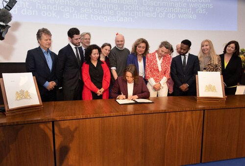 De feestelijke ondertekening van artikel 1 Grondwet op 17 februari 2023