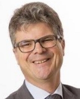 foto Mr. J.H. (Hans) Oosters