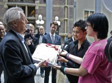 Petitie aanbieden in Statenpassage